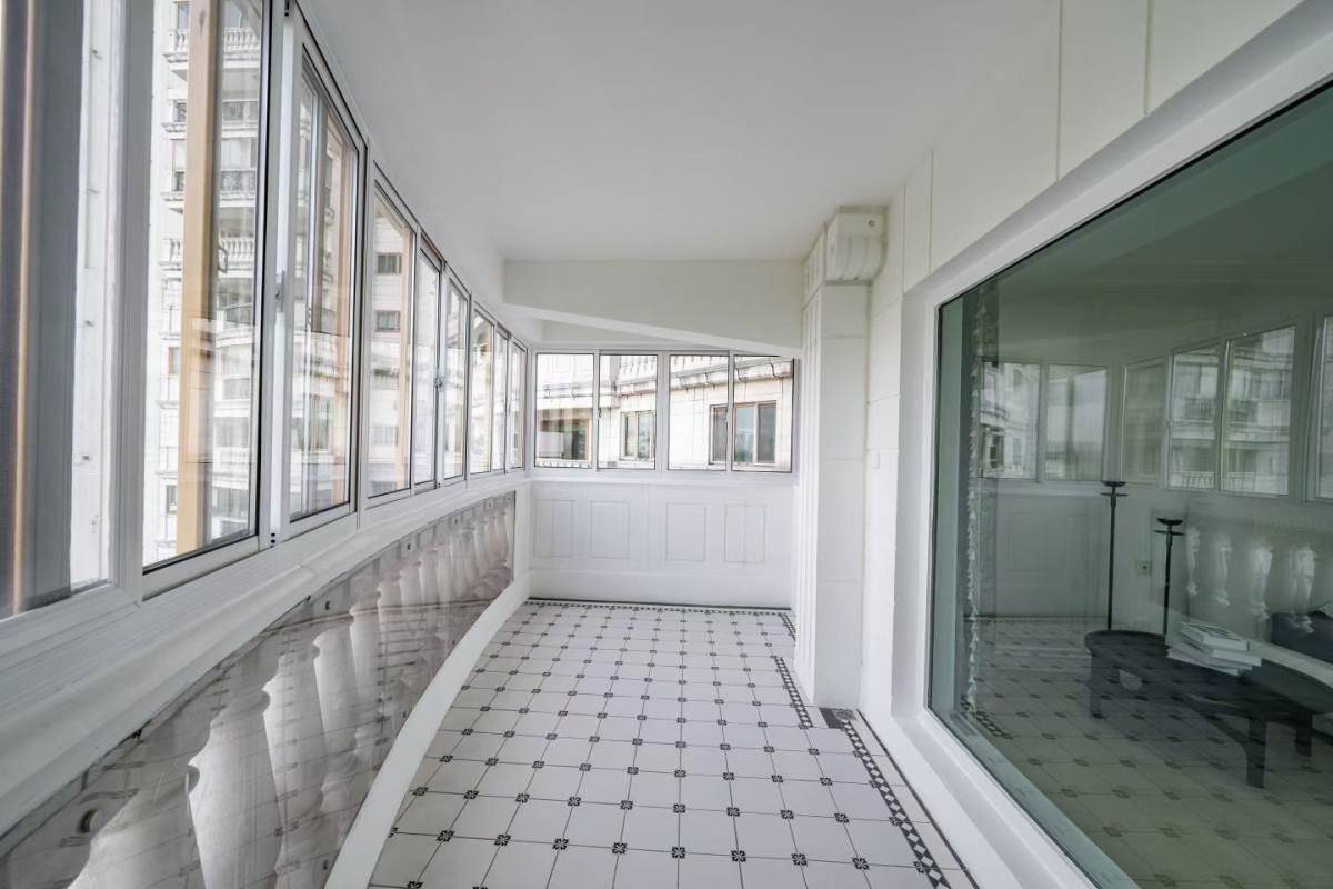 Housing image — Balcony