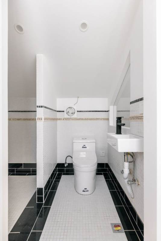 Housing image — Bathroom