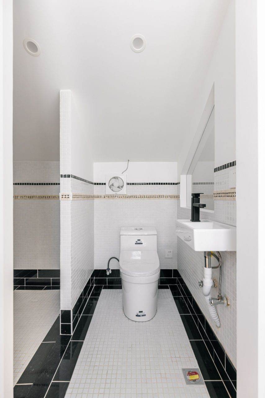 Housing image — Bathroom