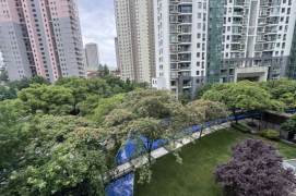 Spacious 2BR Apartment in Gubei with River View