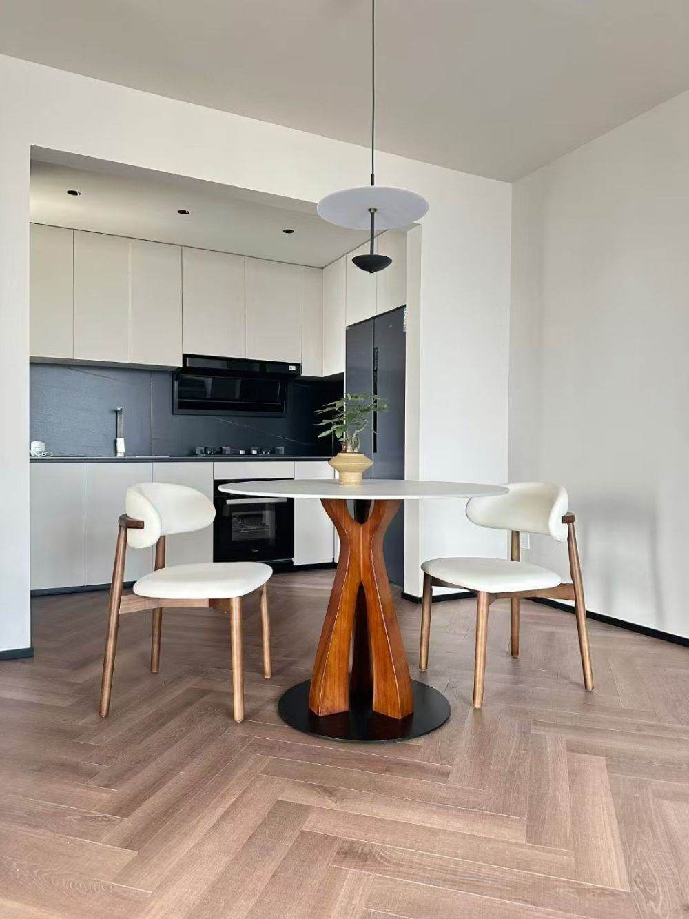 Housing image — Kitchen