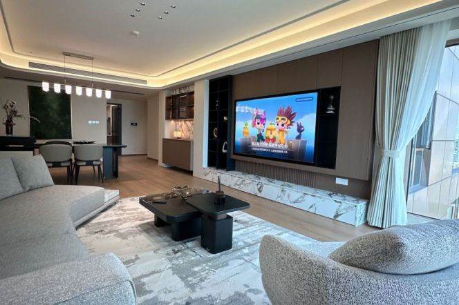 Spacious 2BR Apartment near Shangcheng Rd Metro with River View
