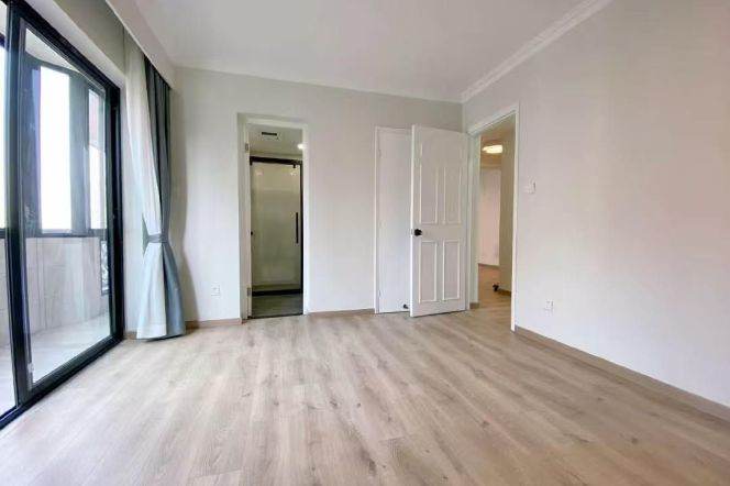 Spacious 2BR Apartment near Jiaotong University Metro (L10/L11)