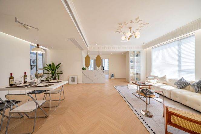 High-Floor Spacious 3BR Apartment in Xujiahui