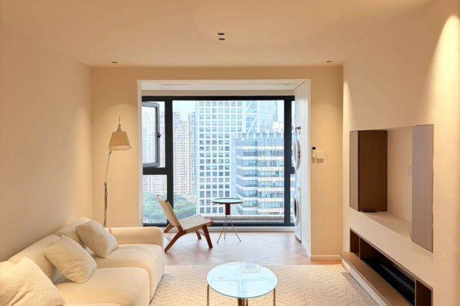 High-Floor 2BR Apartment near Xintiandi Metro (L9/L10/L13)