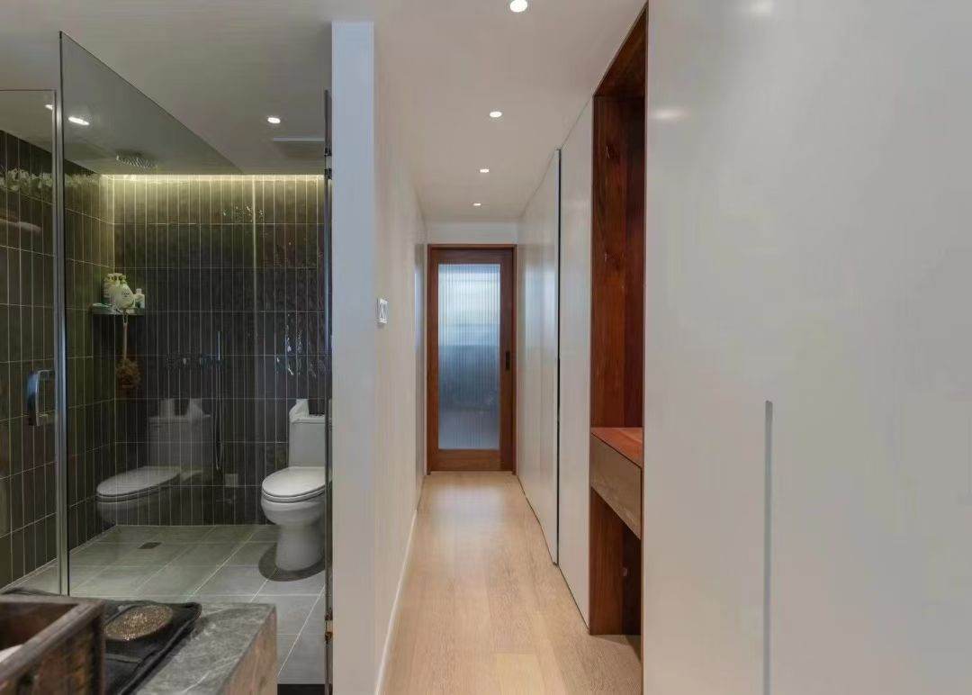 Housing image — Bathroom