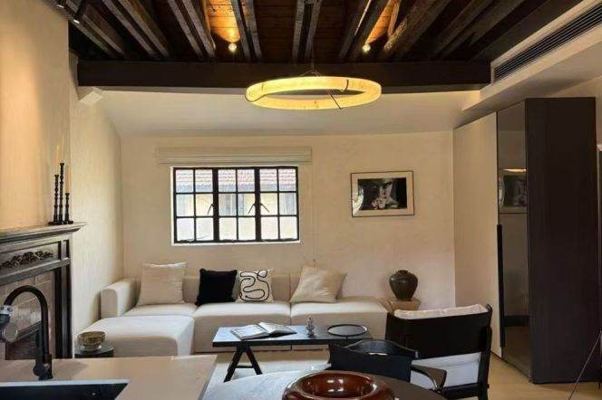 1BR Lane House in Old Xuhui with Terrace