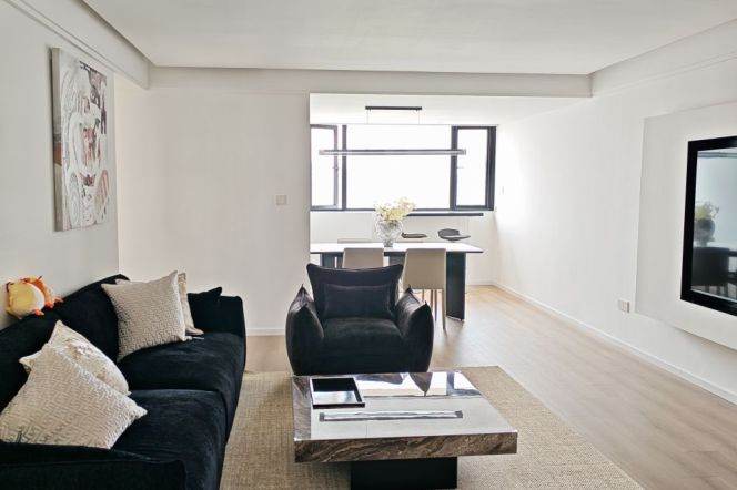 High-Floor 3BR Apartment near Caoyang Road Metro