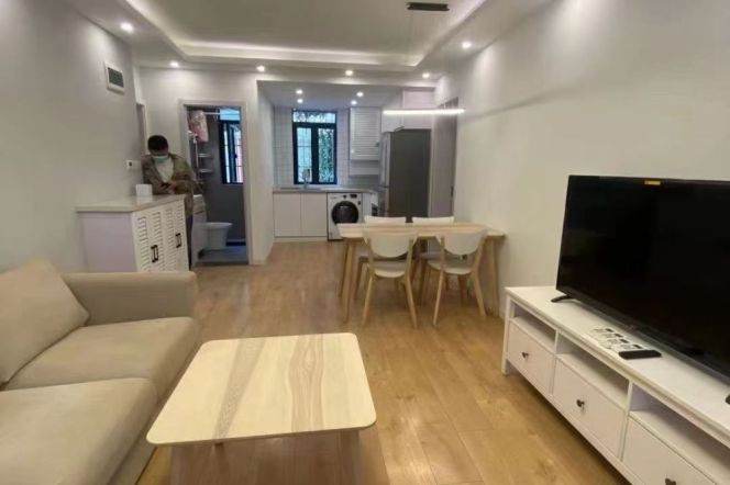 2BR Apartment in Old Xuhui with Private Garden (L1/L7/L9)