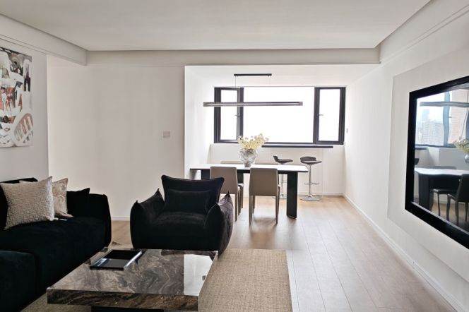 High-Floor 3BR Apartment near Caoyang Road Metro