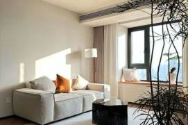 High-Floor 2BR Apartment at Top Of City (L13)