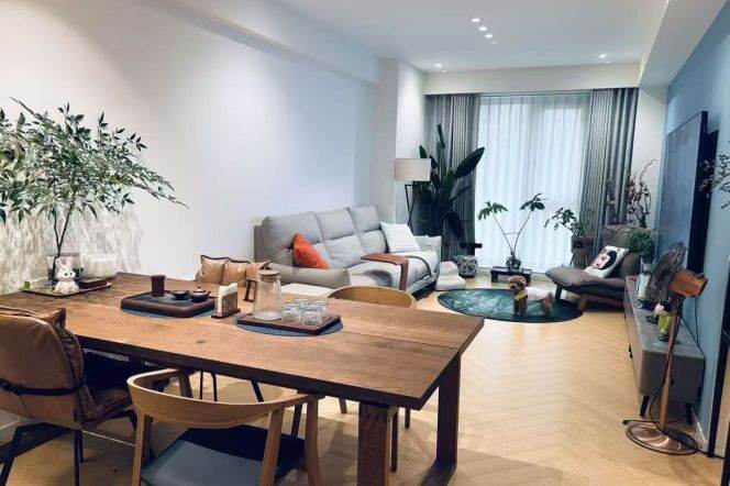 4BR Apartment in Xujiahui (L4)