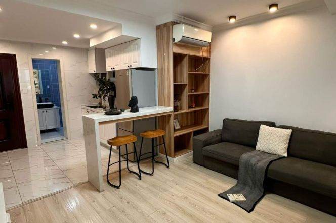 1BR Apartment near Jiangsu Rd Metro (L11/L13)