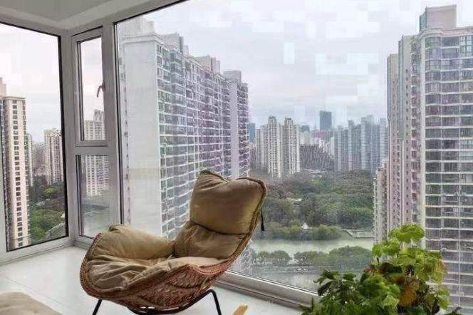 High-Floor 2BR Apartment at Brilliant City with Floor-to-Ceiling Windows (L3/L4)