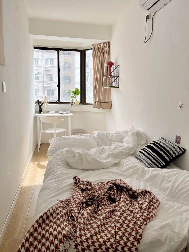 Housing image — Bedroom