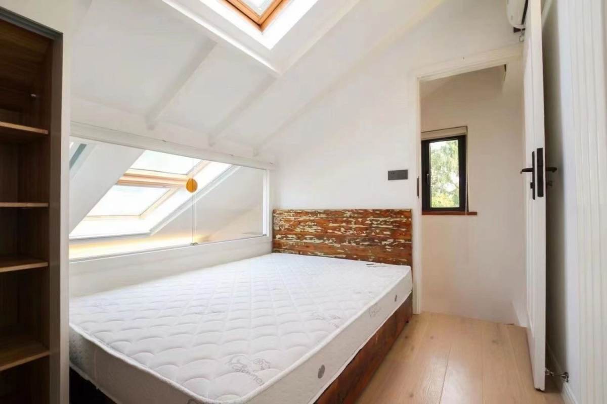 Housing image — Bedroom
