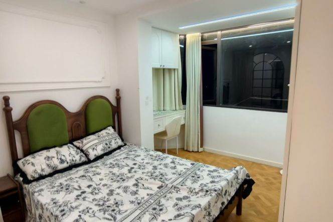 1BR Apartment near Zhenping Rd Metro (L3/L4/L7)