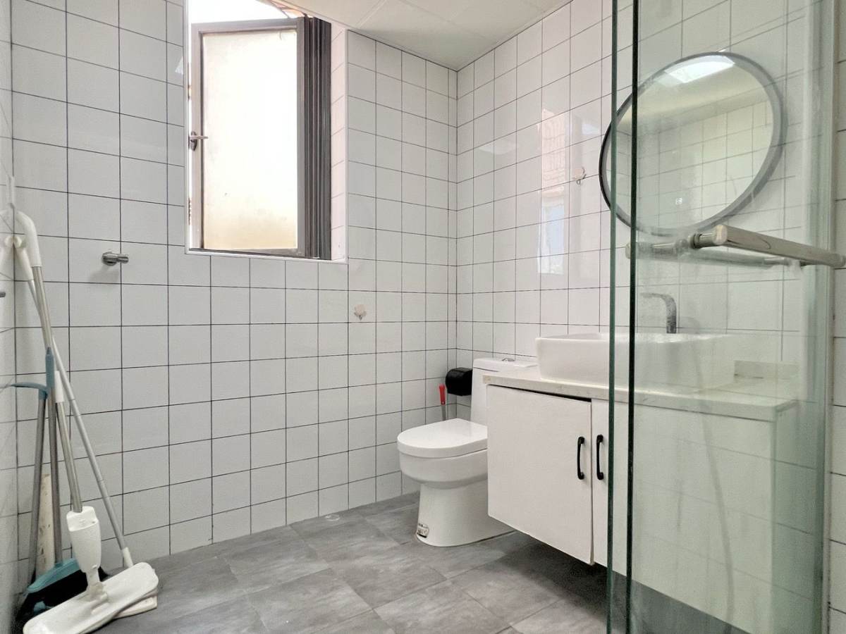 Housing image — Bathroom
