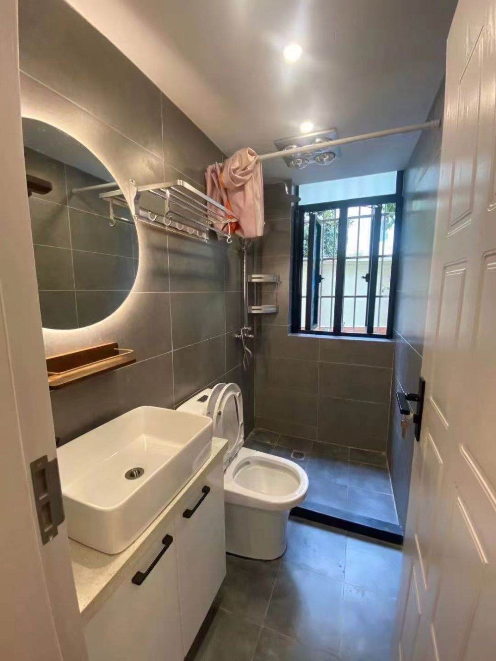 Housing image — Bathroom