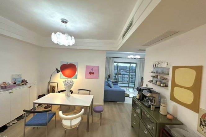 Spacious 2BR Apartment near Jiangsu Rd Metro