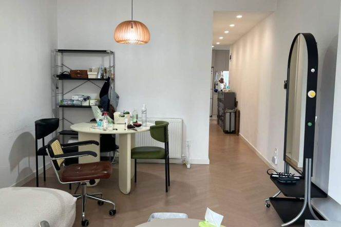 2BR Apartment in Jing'an (L13)