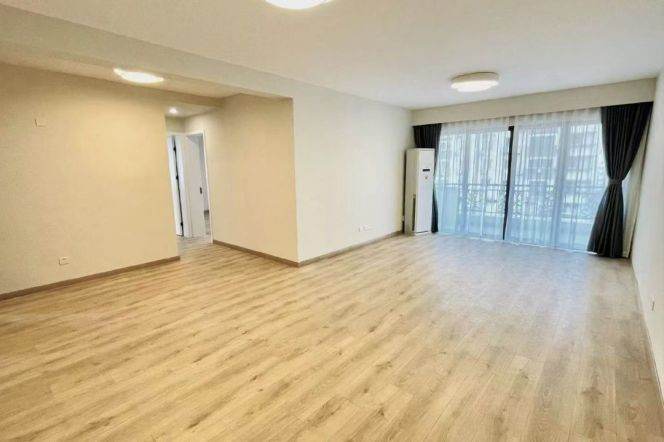 Spacious 2BR Apartment near Jiaotong University Metro (L10/L11)