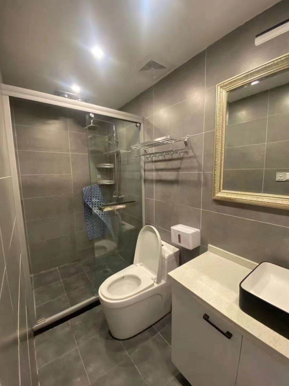 Housing image — Bathroom
