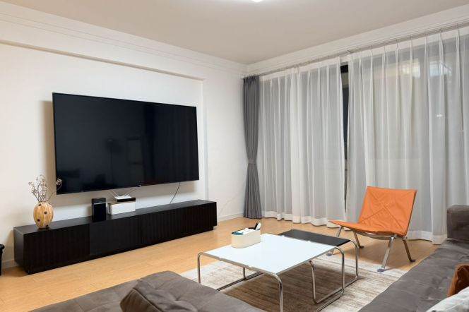 3BR Apartment near New Westgate Garden with Floor-to-Ceiling Windows (L8/L9/L10)