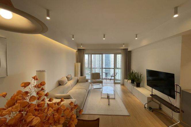 High-Floor 3BR Apartment near Jiangsu Rd Metro with Floor-to-Ceiling Windows