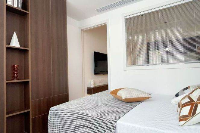 1BR Apartment in Jing'an (L7/L13)