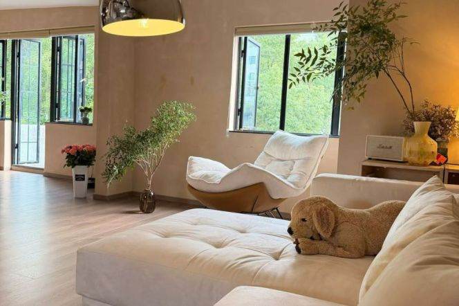 Spacious 1BR Lane House in Old Xuhui with Terrace