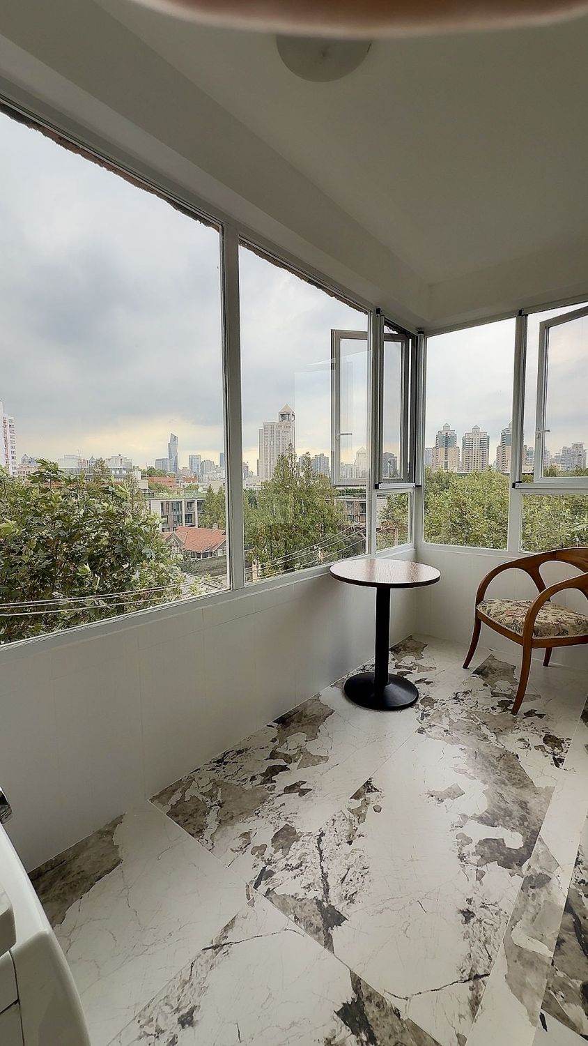 Housing image — Balcony