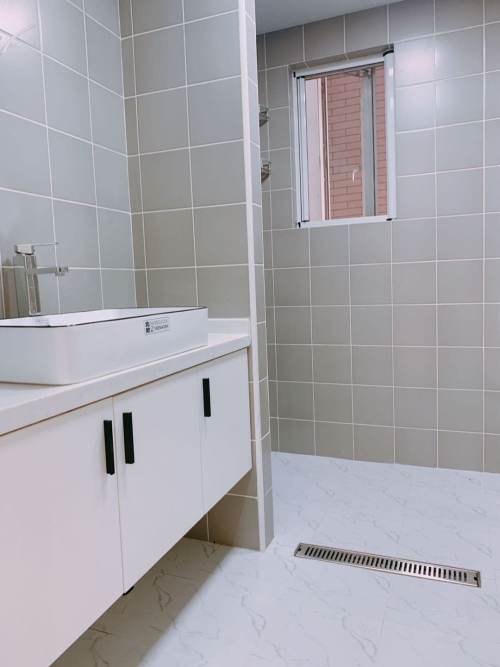 Housing image — Bathroom