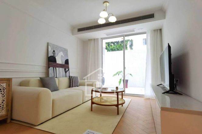 1BR Apartment near Hongqiao Rd Metro with Terrace (L3/L4/L10)