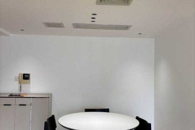 High-Floor Spacious 2BR Apartment near Jiangning Rd Metro (L7/L13)
