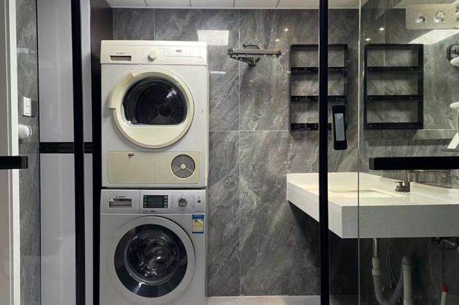 High-Floor Spacious 1BR Apartment near Zhongshan Park