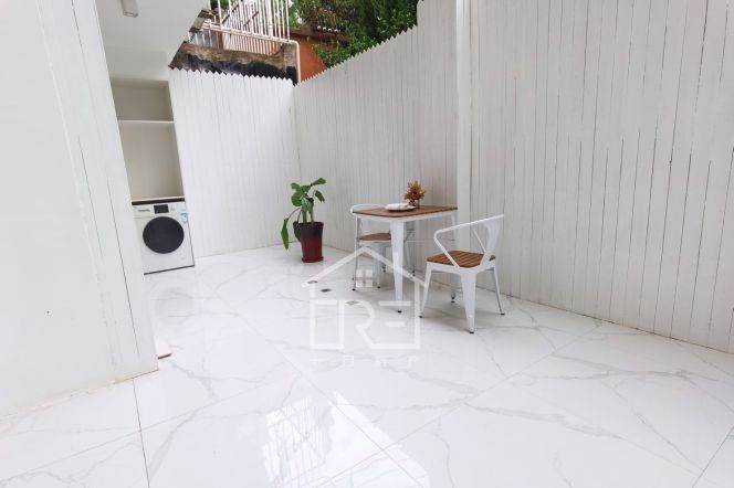 1BR Apartment near Hongqiao Rd Metro with Terrace (L3/L4/L10)