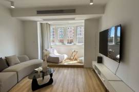 Spacious 1BR Apartment in Xujiahui (L3)