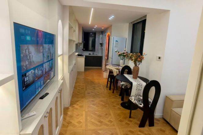 1BR Apartment near Zhenping Rd Metro (L3/L4/L7)