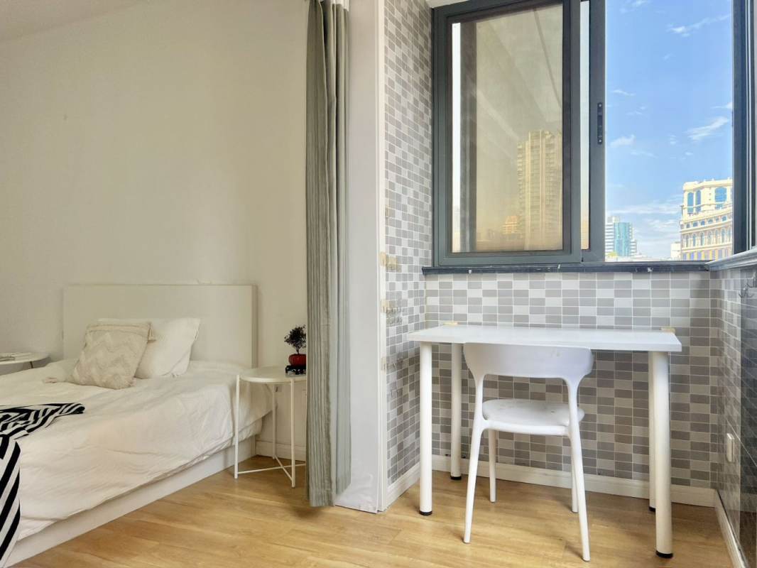 Housing image — Balcony