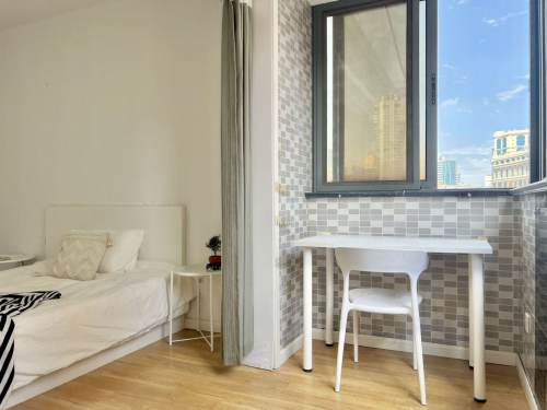 Housing image — Balcony