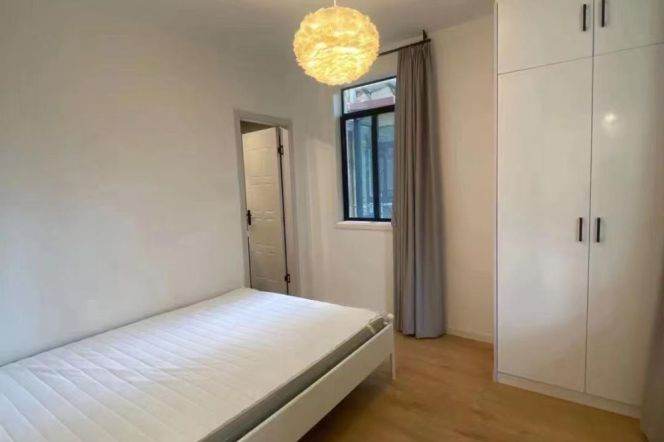 2BR Apartment in Old Xuhui with Private Garden (L1/L7/L9)