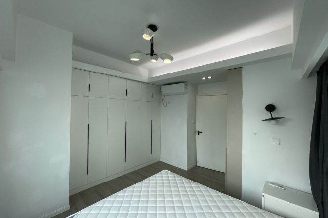 1BR Apartment in Jing'an with Floor-to-Ceiling Windows (L2/L7/L14)
