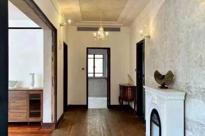 Spacious 2BR Apartment in Old Xuhui (L1/L7)