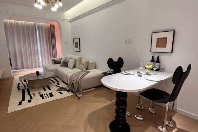 Spacious 1BR Apartment near Jiashan Rd Metro (L4/L9/L12)