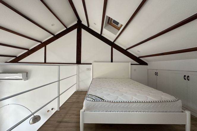 Spacious 1BR Lane House near Nanjing Xi Lu