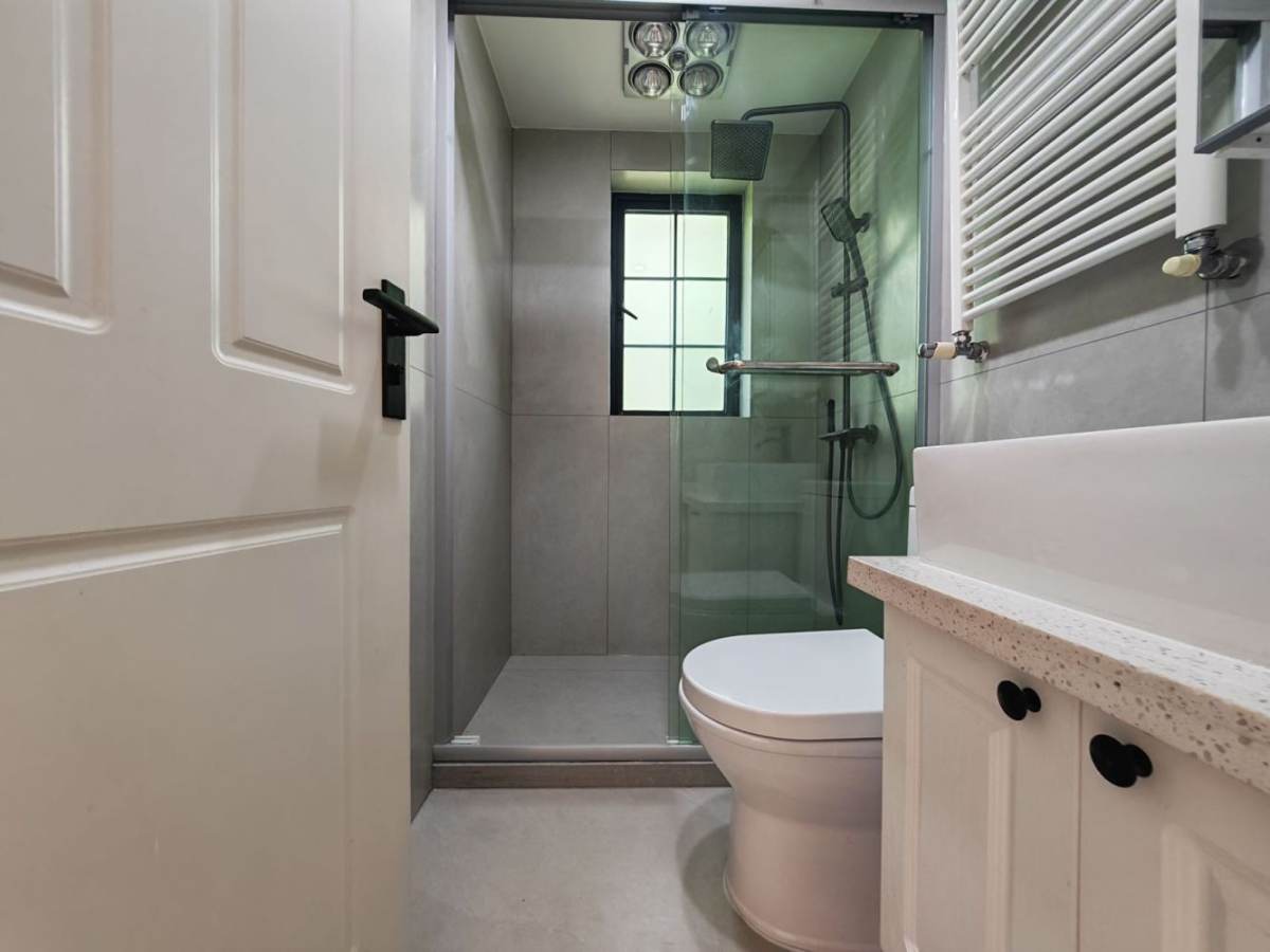 Housing image — Bathroom