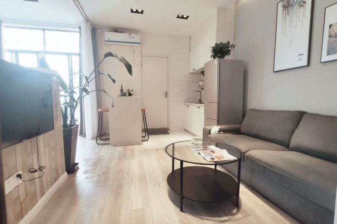 1BR Apartment in Jing'an