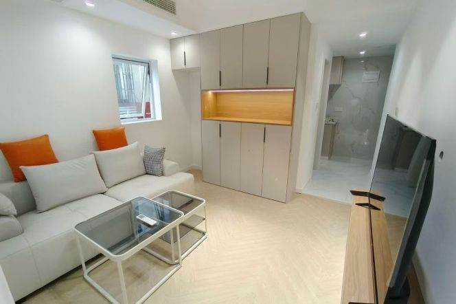 1BR Apartment in Jing'an (L2/L11)