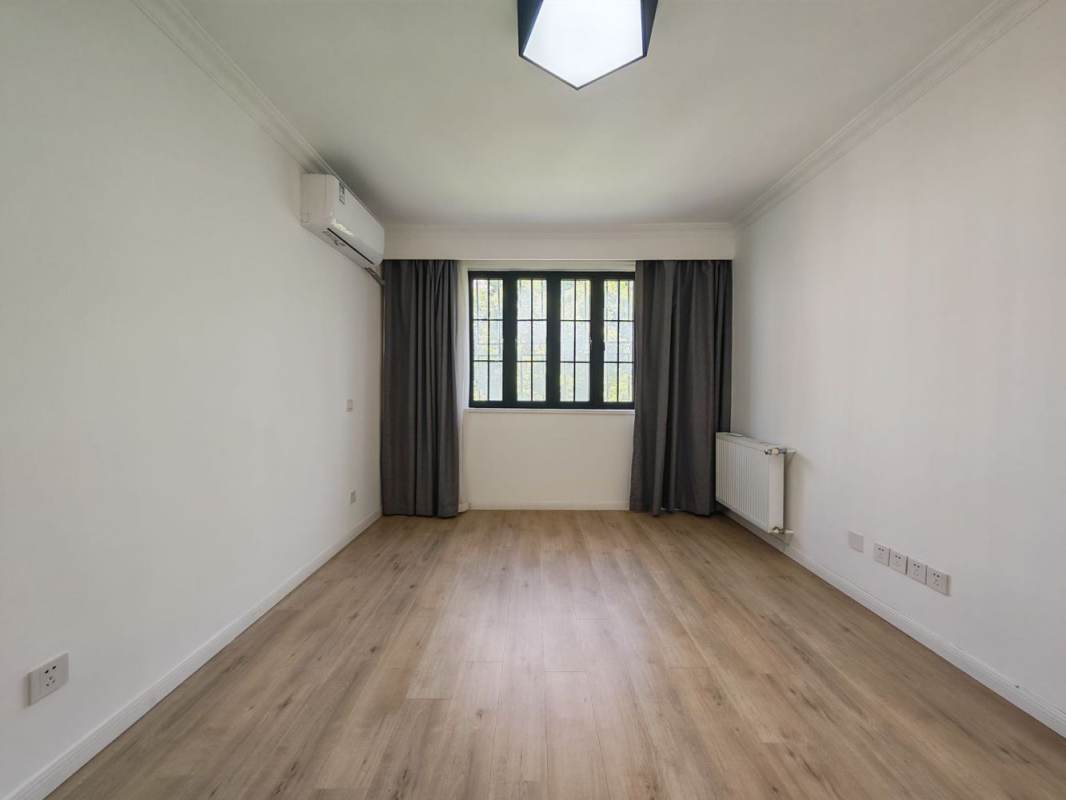 Housing image — Bedroom